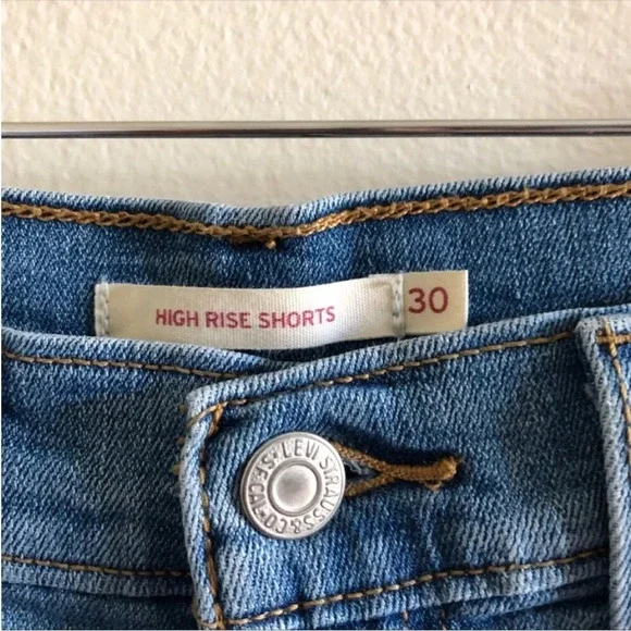 New Levi’s Distressed High Rise Denim Shorts 30 - Picture 5 of 10